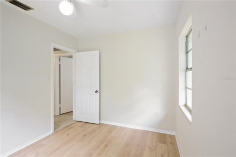 House in Saint Petersburg, Florida 3 bedrooms, 143.53 sq.m. № 2239422 - photo 25