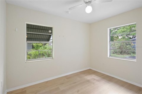 House in Saint Petersburg, Florida 3 bedrooms, 143.53 sq.m. № 2239422 - photo 23
