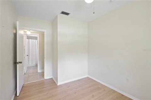House in Saint Petersburg, Florida 3 bedrooms, 143.53 sq.m. № 2239422 - photo 22