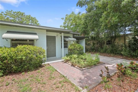 House in Saint Petersburg, Florida 3 bedrooms, 143.53 sq.m. № 2239422 - photo 2