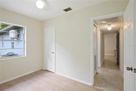 House in Saint Petersburg, Florida 3 bedrooms, 143.53 sq.m. № 2239422 - photo 24