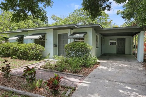 House in Saint Petersburg, Florida 3 bedrooms, 143.53 sq.m. № 2239422