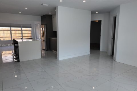 Снять в аренду виллу или дом в Холливуд, Флорида 3 спальни, 147.81м2, № 1970938 - фото 5