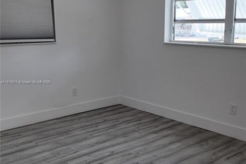 Снять в аренду виллу или дом в Холливуд, Флорида 3 спальни, 147.81м2, № 1970938 - фото 18