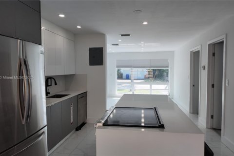 Снять в аренду виллу или дом в Холливуд, Флорида 3 спальни, 147.81м2, № 1970938 - фото 12