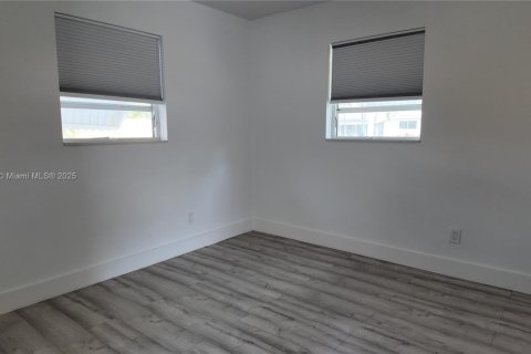 Снять в аренду виллу или дом в Холливуд, Флорида 3 спальни, 147.81м2, № 1970938 - фото 20