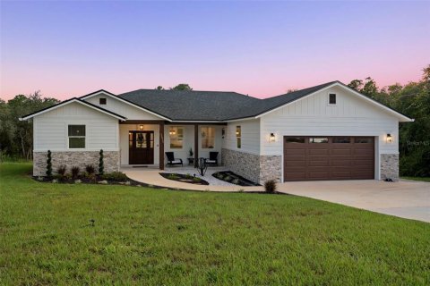 House in Webster, Florida 3 bedrooms, 158.77 sq.m. № 1903950 - photo 1
