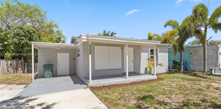 House in Oakland Park, Florida 2 bedrooms, 76.92 sq.m. № 1784011