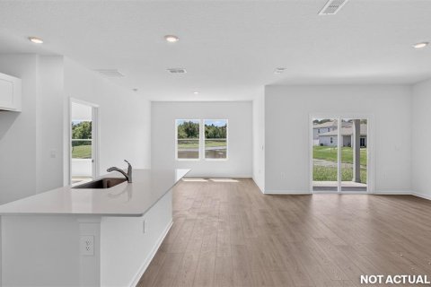 House in Hastings, Florida 3 bedrooms, 150.32 sq.m. № 2430363 - photo 3