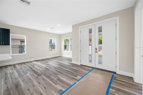 Casa en venta en Saint Petersburg, Florida, 5 dormitorios, 306.58 m2 № 1608836 - foto 4