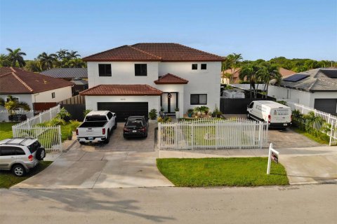House in Homestead, Florida 5 bedrooms, 265.89 sq.m. № 1817040 - photo 2