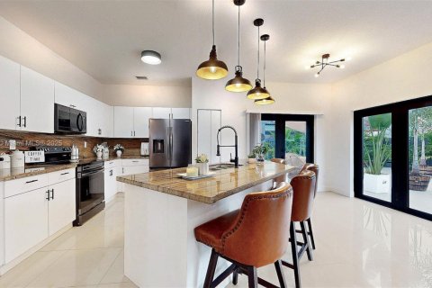 House in Homestead, Florida 5 bedrooms, 265.89 sq.m. № 1817040 - photo 16