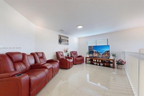 House in Homestead, Florida 5 bedrooms, 265.89 sq.m. № 1817040 - photo 20