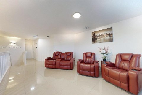 House in Homestead, Florida 5 bedrooms, 265.89 sq.m. № 1817040 - photo 22