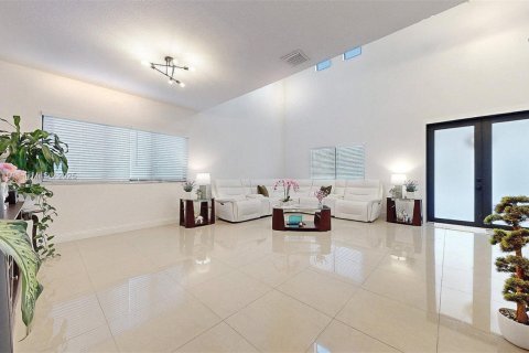 House in Homestead, Florida 5 bedrooms, 265.89 sq.m. № 1817040 - photo 7