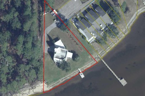 House in Freeport, Florida 3 bedrooms, 261.8 sq.m. № 559059 - photo 1