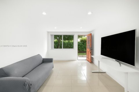 Villa ou maison à vendre à Surfside, Floride: 3 chambres, 181.9 m2 № 1963591 - photo 23