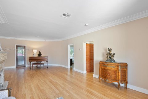 Villa ou maison à vendre à Surfside, Floride: 3 chambres, 181.9 m2 № 1963591 - photo 4