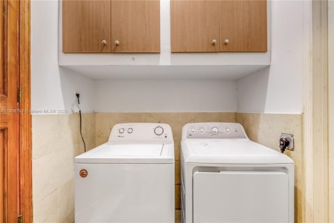 Villa ou maison à vendre à Surfside, Floride: 3 chambres, 181.9 m2 № 1963591 - photo 25