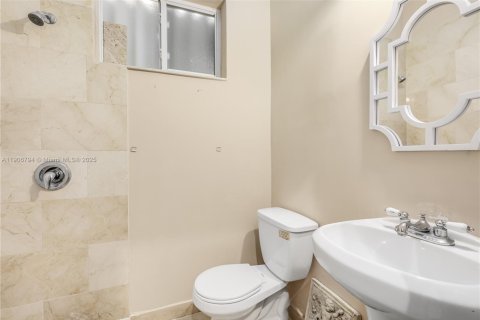 Villa ou maison à vendre à Surfside, Floride: 3 chambres, 181.9 m2 № 1963591 - photo 24