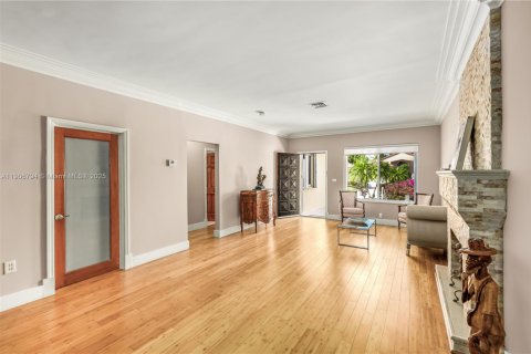 Villa ou maison à vendre à Surfside, Floride: 3 chambres, 181.9 m2 № 1963591 - photo 5