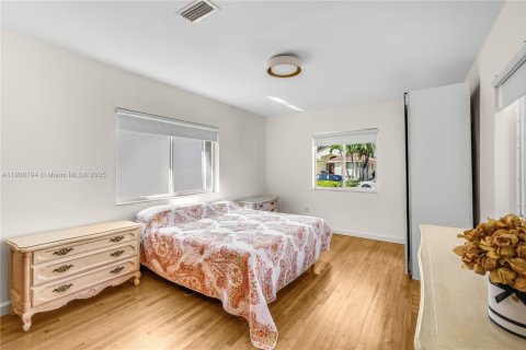 Villa ou maison à vendre à Surfside, Floride: 3 chambres, 181.9 m2 № 1963591 - photo 9