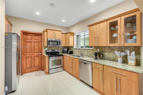 Villa ou maison à vendre à Surfside, Floride: 3 chambres, 181.9 m2 № 1963591 - photo 19