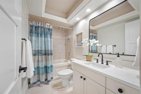 Condo in Redington Shores, Florida, 1 bedroom № 2236445 - photo 19
