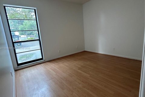 Villa ou maison à vendre à Hollywood, Floride: 2 chambres, 113.34 m2 № 1976843 - photo 7