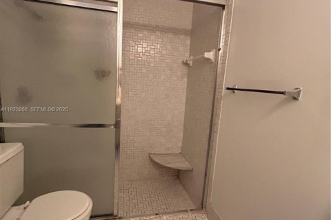 Villa ou maison à vendre à Hollywood, Floride: 2 chambres, 113.34 m2 № 1976843 - photo 10