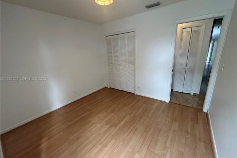 Villa ou maison à vendre à Hollywood, Floride: 2 chambres, 113.34 m2 № 1976843 - photo 8