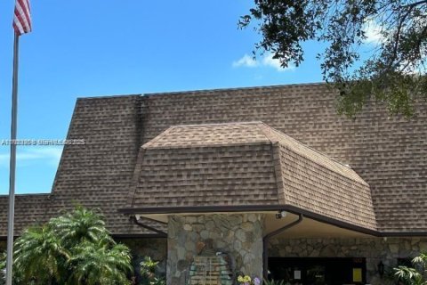 Villa ou maison à vendre à Hollywood, Floride: 2 chambres, 113.34 m2 № 1976843 - photo 30