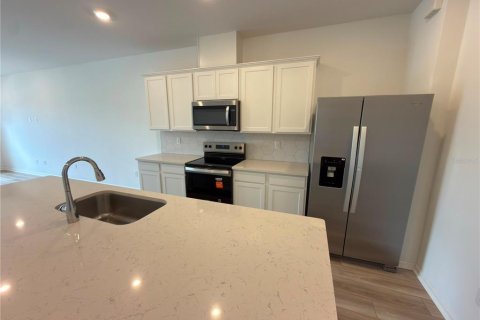 Townhouse in Orlando, Florida 3 bedrooms, 156.35 sq.m. № 2230931 - photo 4