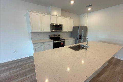 Townhouse in Orlando, Florida 3 bedrooms, 156.35 sq.m. № 2230931 - photo 3