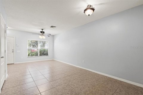 Townhouse in Brandon, Florida 2 bedrooms, 103.12 sq.m. № 2290732 - photo 5