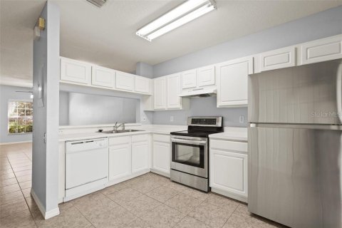 Townhouse in Brandon, Florida 2 bedrooms, 103.12 sq.m. № 2290732 - photo 2