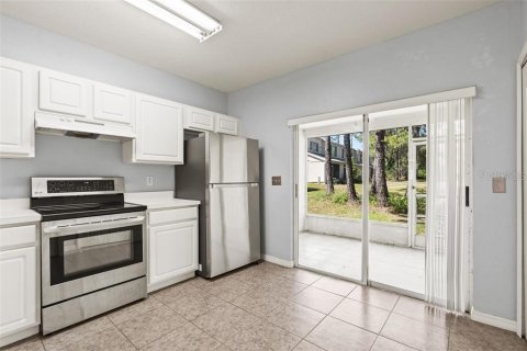 Townhouse in Brandon, Florida 2 bedrooms, 103.12 sq.m. № 2290732 - photo 4