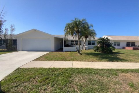 Casa en Holiday, Florida 3 dormitorios, 143.63 m2 № 2113166