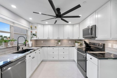 Condominio en Highland Beach, Florida, 2 dormitorios  № 2193483