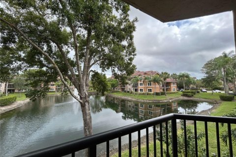 Copropriété à louer à Coral Springs, Floride: 3 chambres, 108.32 m2 № 1972583 - photo 4