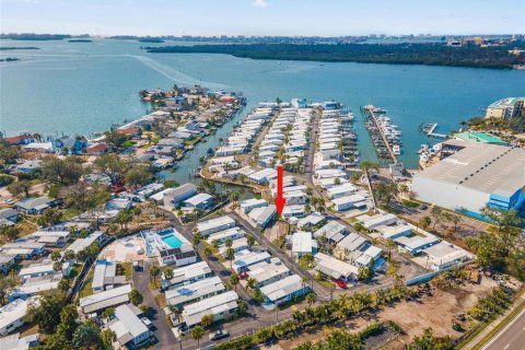 Land in Saint Petersburg, Florida № 1545085 - photo 1