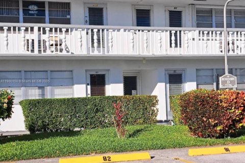 Condo in West Palm Beach, Florida, 1 bedroom  № 1953495 - photo 9