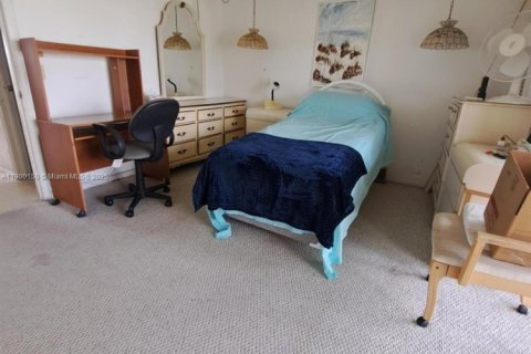 Condo in West Palm Beach, Florida, 1 bedroom  № 1953495 - photo 5