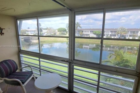 Condo in West Palm Beach, Florida, 1 bedroom  № 1953495 - photo 8