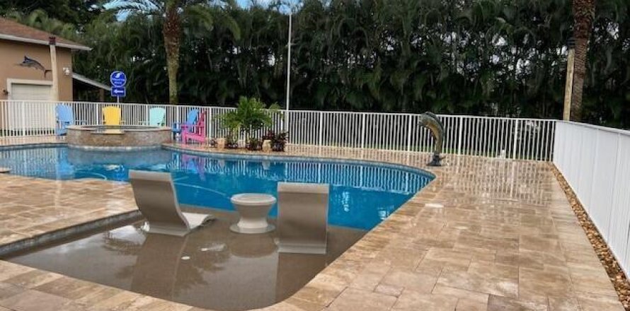 House in Loxahatchee Groves, Florida 4 bedrooms, 227.24 sq.m. № 848185