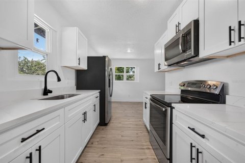 Villa ou maison à vendre à Sanford, Floride: 4 chambres, 107.02 m2 № 2339436 - photo 5
