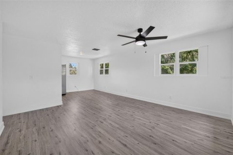 Villa ou maison à vendre à Sanford, Floride: 4 chambres, 107.02 m2 № 2339436 - photo 10