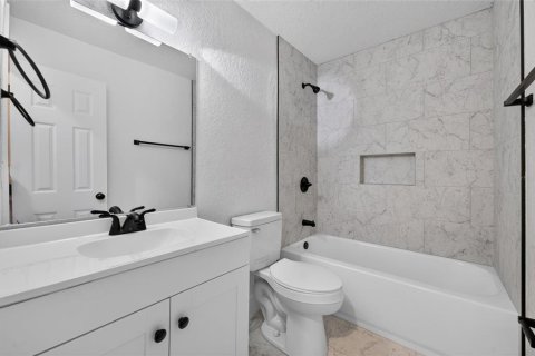Villa ou maison à vendre à Sanford, Floride: 4 chambres, 107.02 m2 № 2339436 - photo 17