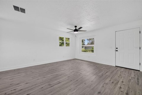 Villa ou maison à vendre à Sanford, Floride: 4 chambres, 107.02 m2 № 2339436 - photo 11