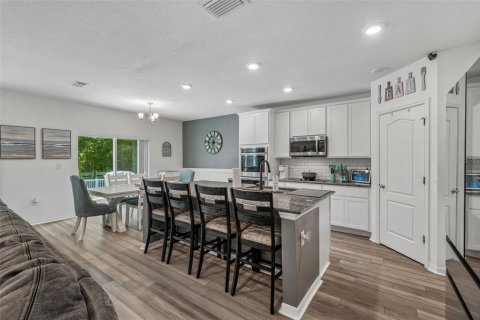 House in Spring Hill, Florida 6 bedrooms, 376.63 sq.m. № 2227897 - photo 28